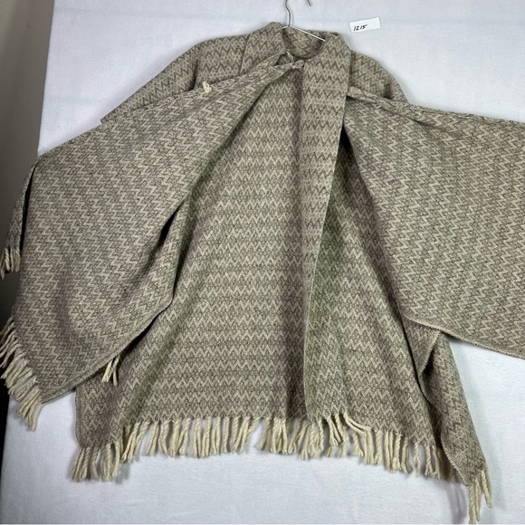 CONFECCIONES ARTILANA 100%Wool Poncho Cape Fringed Hem and Tie Neckline - Picture 14 of 16